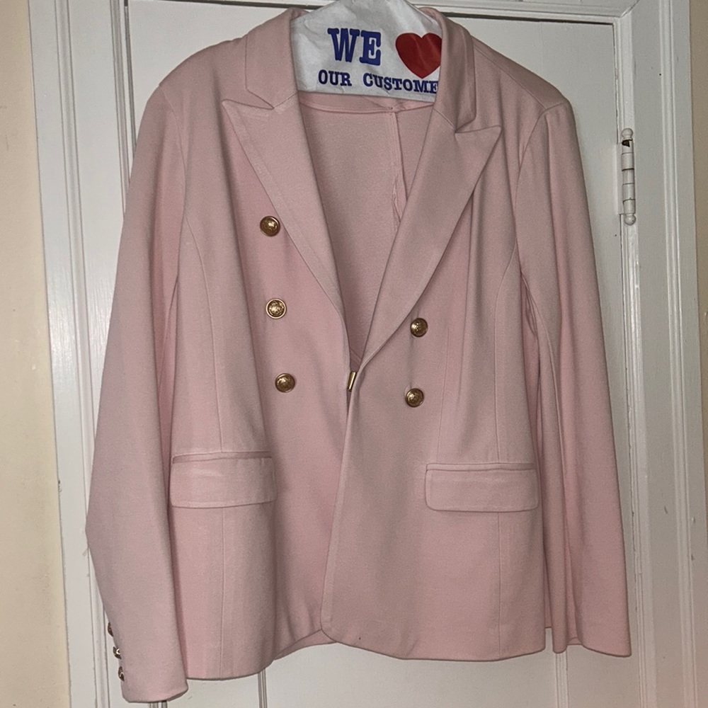 Pink blazer 2x very flattering and comfortable clean got a lot of compliments